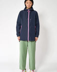 Reënbui Raincoat in Navy