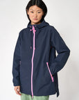 Reënbui Raincoat in Navy
