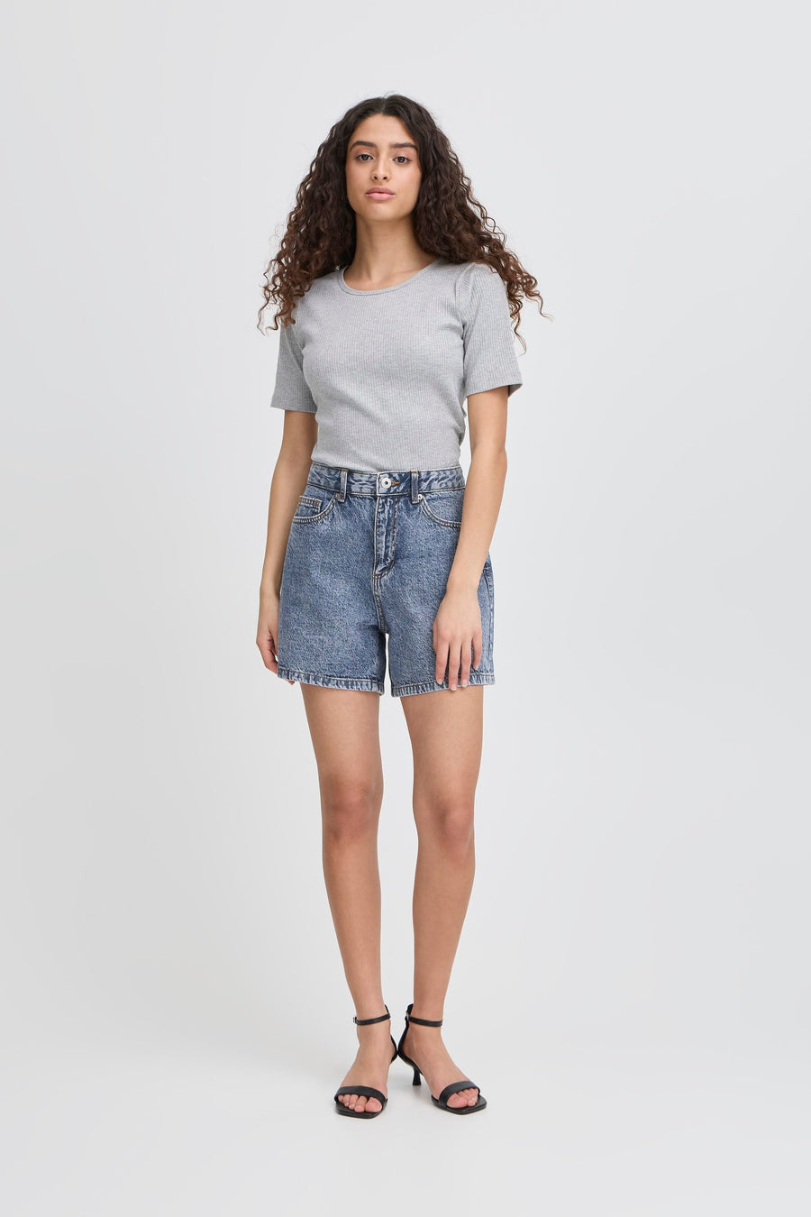 Haveny Shorts in Medium Blue Stone Washed