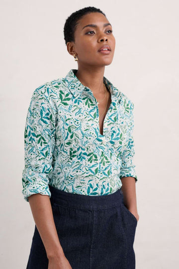 Larissa Shirt in Wandering Peas Chalk