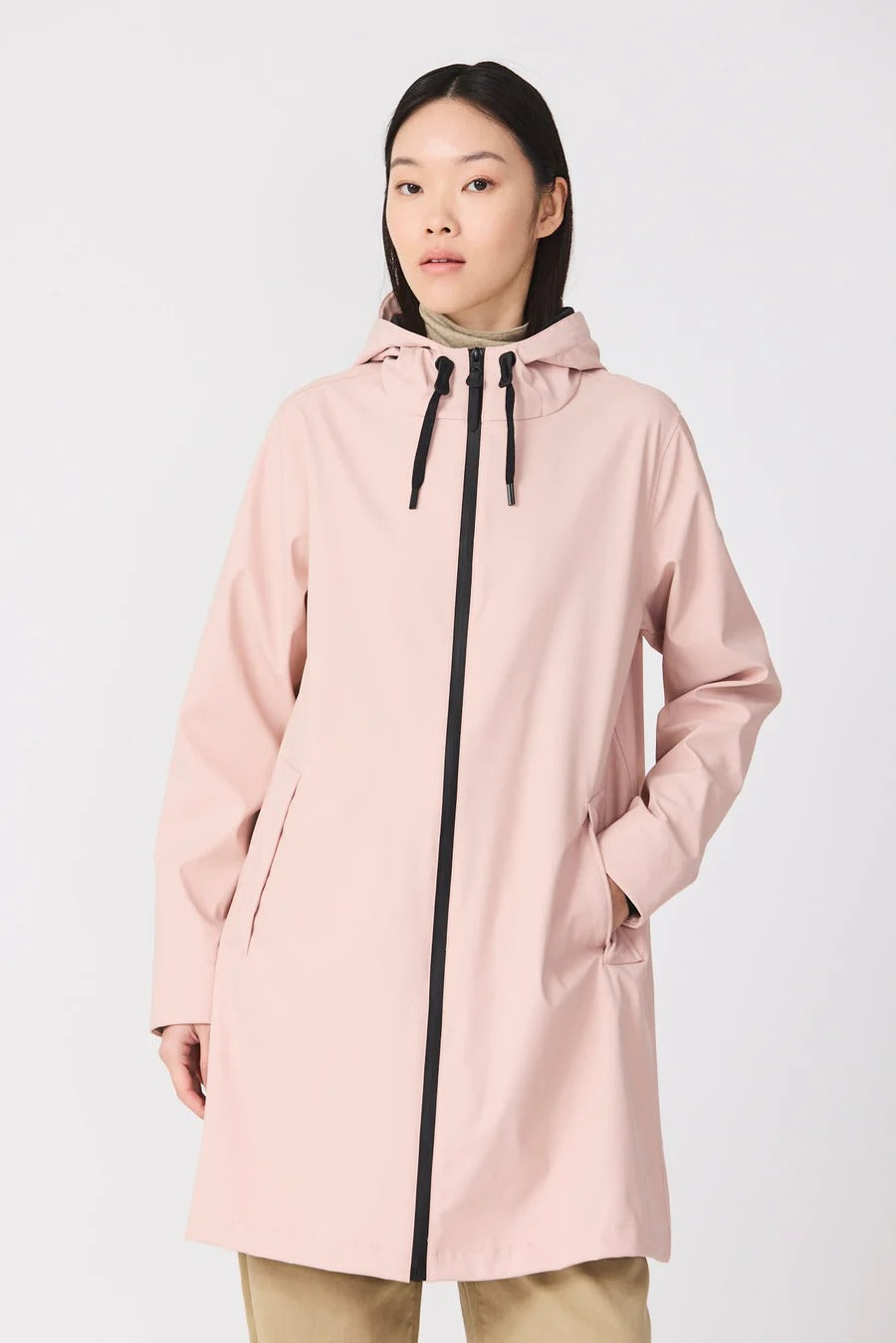 Nuovola Raincoat in Cameo Rose