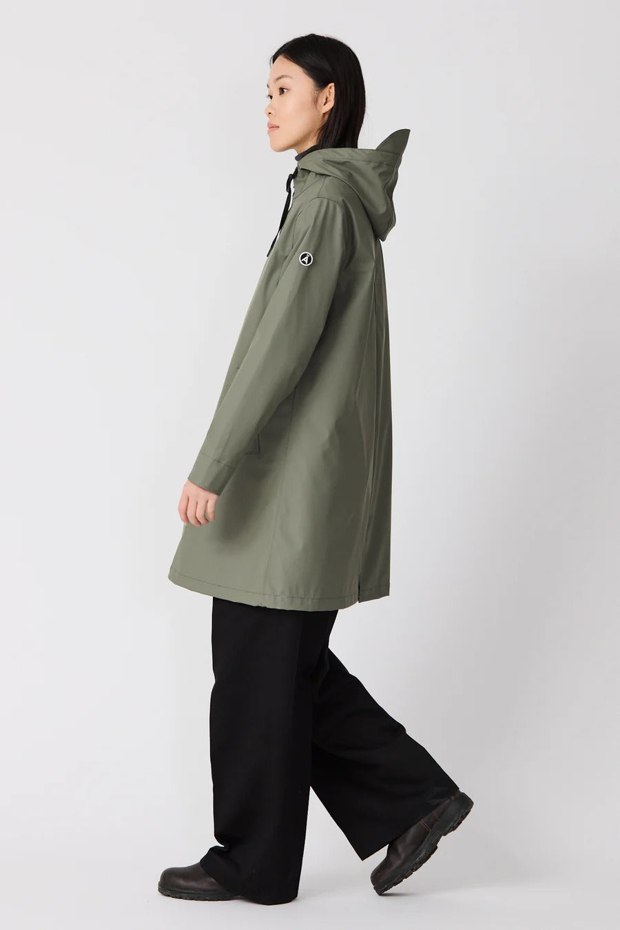 Nuovola Raincoat in Mulled Basil