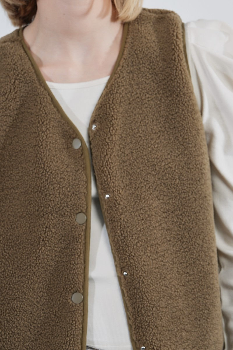 Faux Sheepskin Sleevless Jacket in Khaki