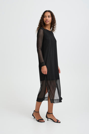 Laccy Dress in Black