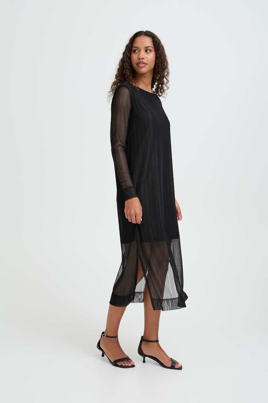 Laccy Dress in Black