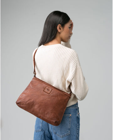 Leather Cross Bag Boston in Tan