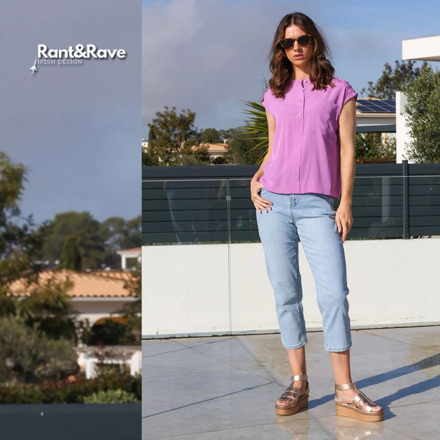 Cassidy Mom Jean in Ice Blue