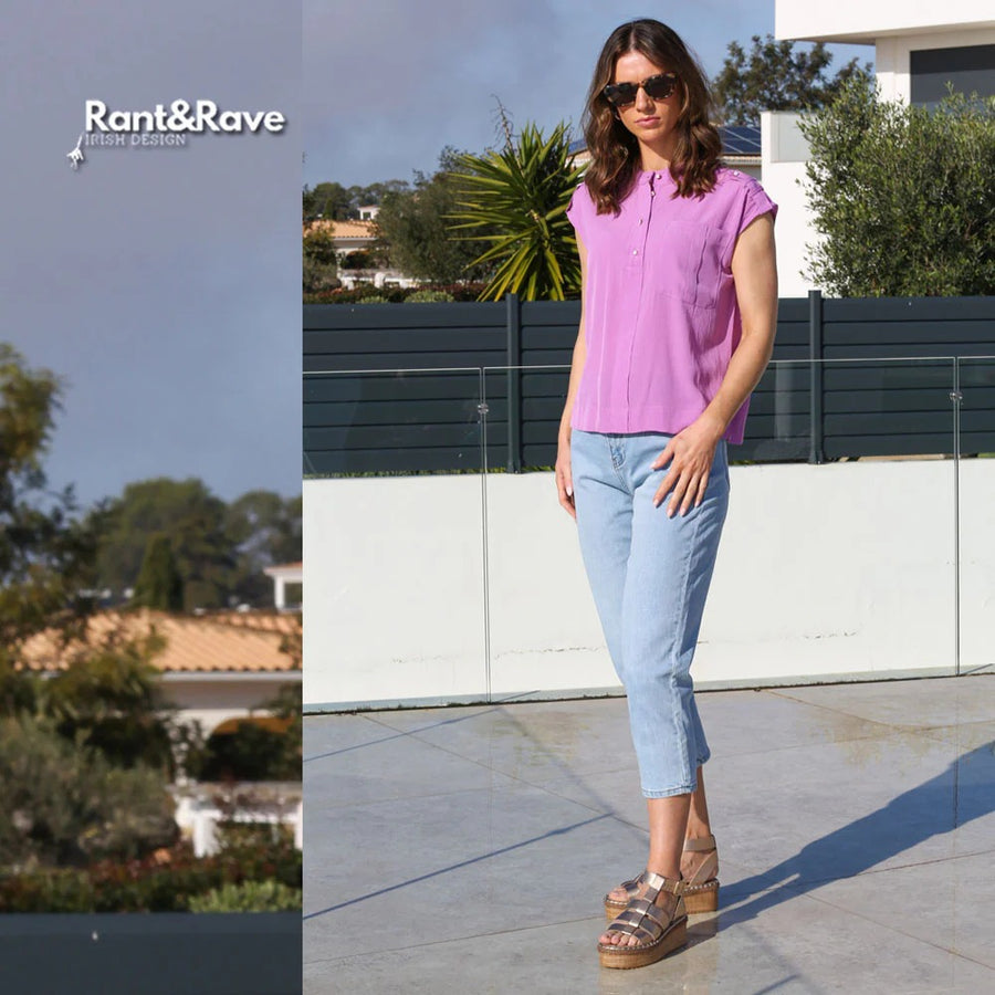 Cassidy Mom Jean in Ice Blue