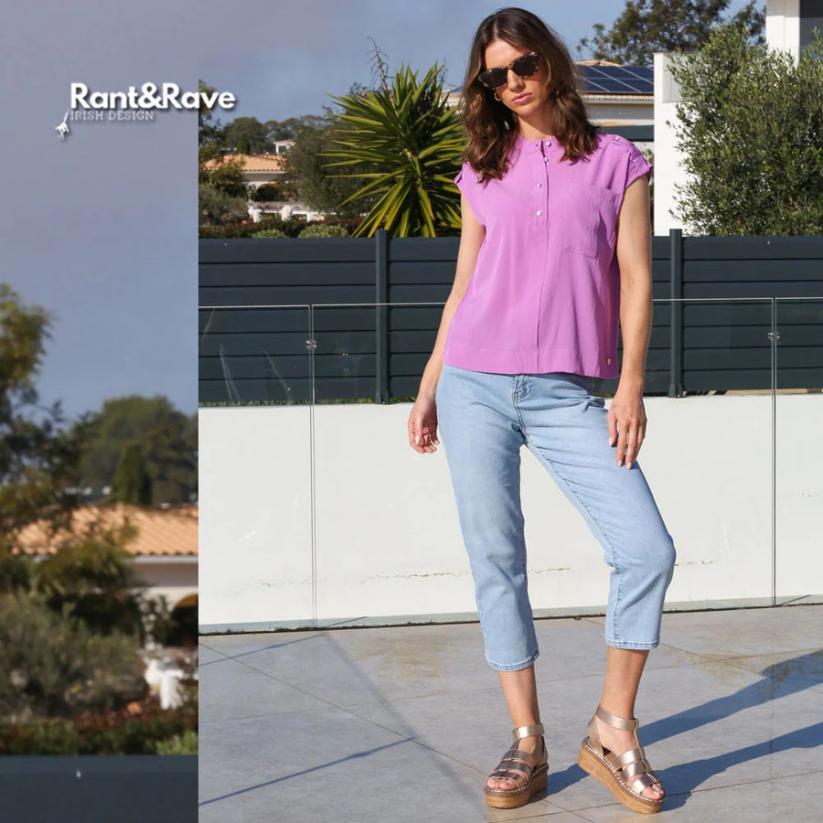 Cassidy Mom Jean in Ice Blue